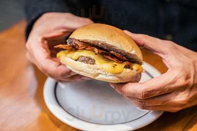 Milk & Mellow - Burgers Jk