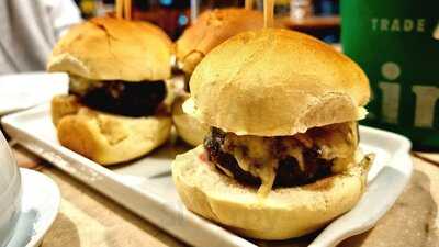 Mercedito Grill & Bar