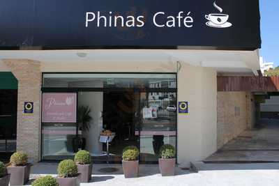 Phinas Café