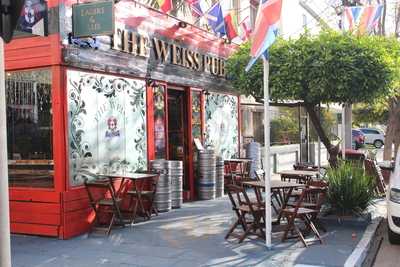 The Weiss Pub