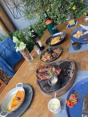 Los Troncos Parrilla Uruguaya