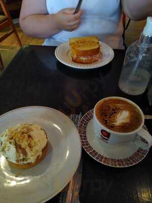 Aline Gonçalves Cake Coffee