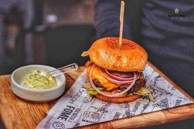 Moeemo Beer & Burguer