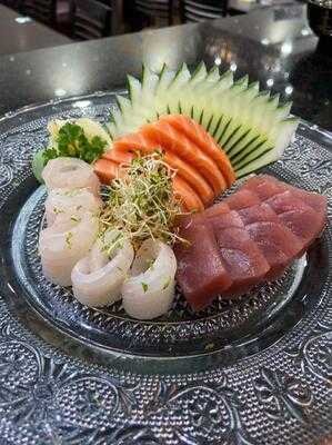 Charles Sushi & Grill