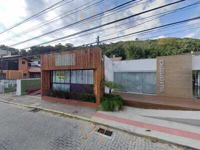 Acqua Bistro & Wine Bar