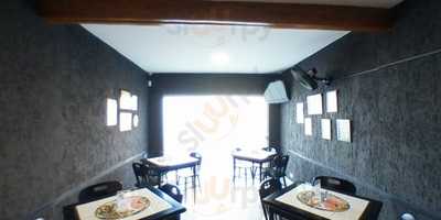 Madureira Bar & Grill