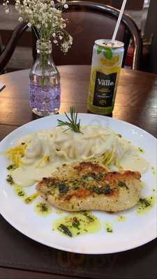 Lirio Café E Bistro