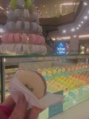 Le Petit Macarons Bourbon Shopping