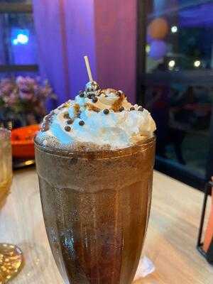 Caldeirão Da Bruxa Doces E Café