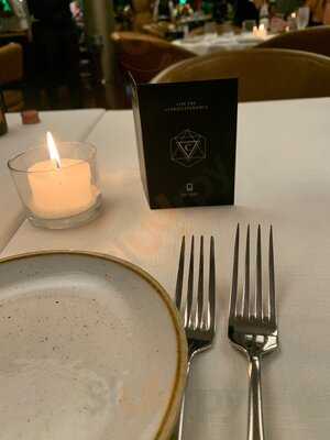 Carat Lounge & Restaurant