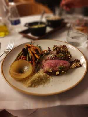 Carat Lounge & Restaurant