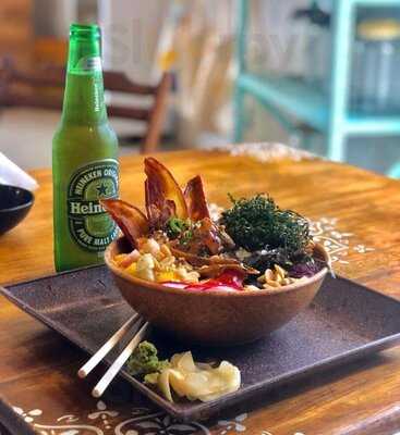 Mahinara Poke E Sushi