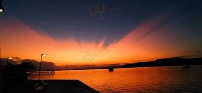 Cave De Solís Empório & Wine Bar