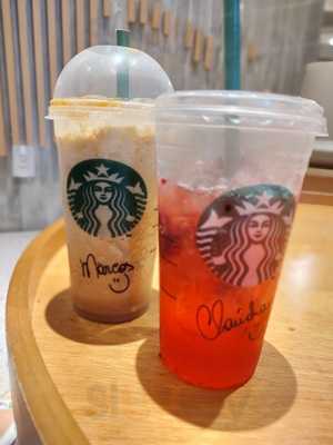 Starbucks Shopping Mueller