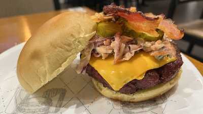 Nara Burger E Karaokê