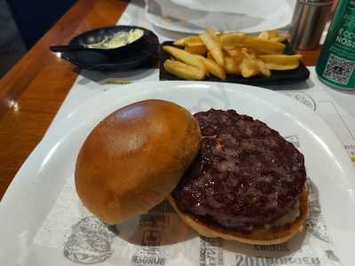 Nara Burger E Karaokê