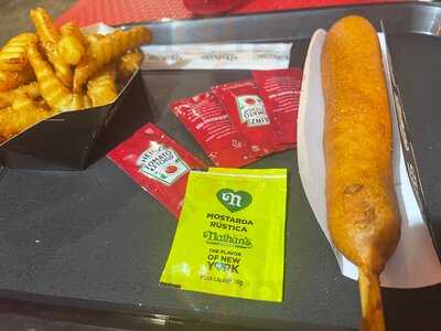 Nathan's Famous Savassi