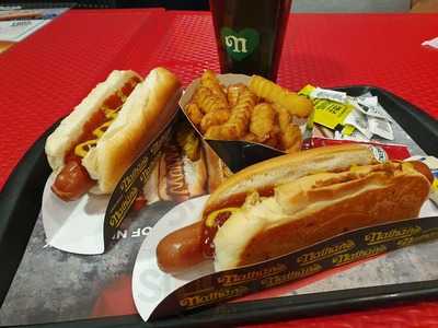 Nathan's Famous Savassi