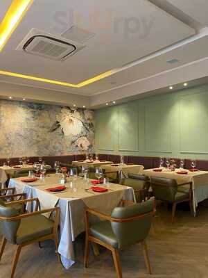 Mont Cristo Wine Bar