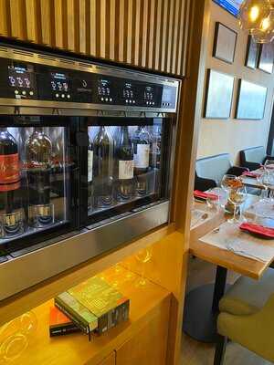 Mont Cristo Wine Bar