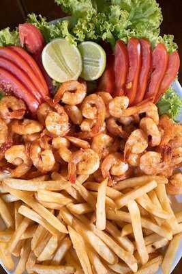 Giramundo Drinks + Food Cabo Branco