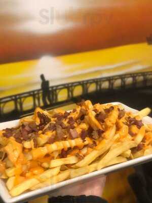 Lounge 6 Bar & Grill