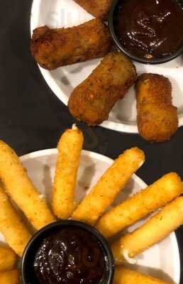 Lounge 6 Bar & Grill