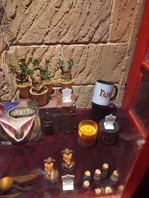 Elliot - Restaurante Temático