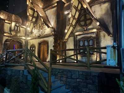 Elliot - Restaurante Temático