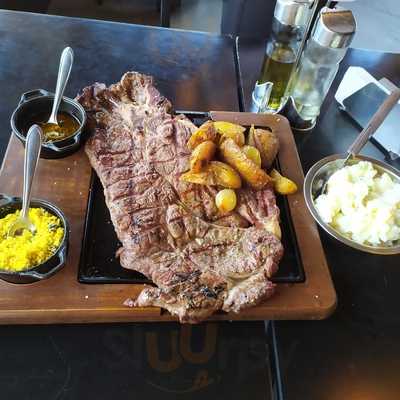 Taurus Bar And Grill