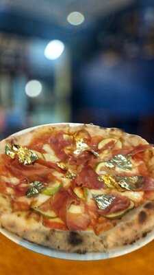 Gretta Pizza Napoletana