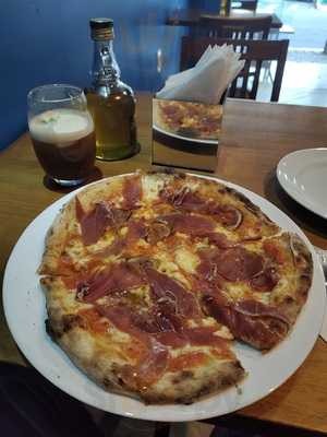 Gretta Pizza Napoletana