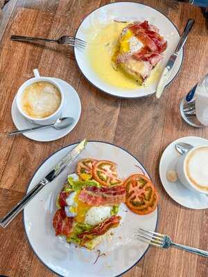 Tita. Café & Restaurante