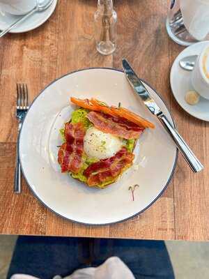 Tita. Café & Restaurante