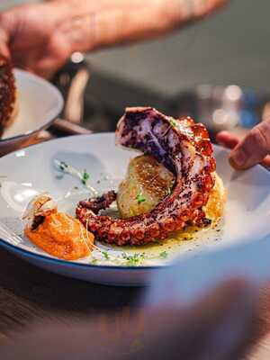 Tita. Café & Restaurante