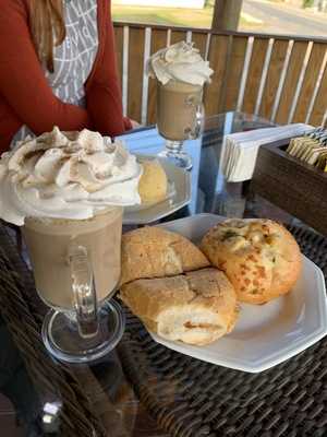 Manos Conveniência E Café