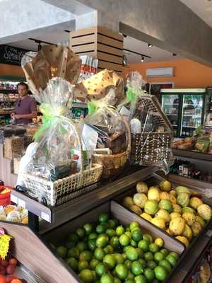 Mediterrâneo Empório E Hortifruti