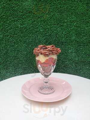 Menina Moça Bistrô