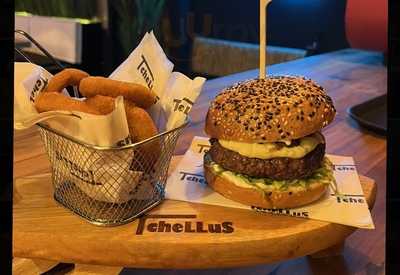 Tchellus Burger Pub