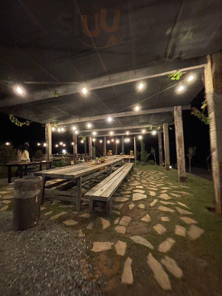 Pizzeria Borgo Del Vino