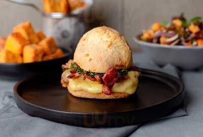 A Pão De Queijaria - Álvares Cabral