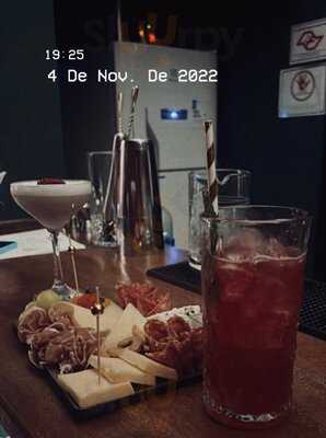 Drink Me Speakeasy Bar