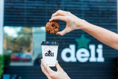 Deli - Sucos,saladas,cafés E Sanduíches