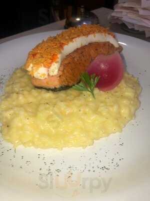 Its Surreal Bar E Restaurante