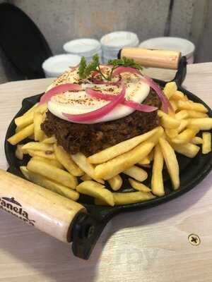 Its Surreal Bar E Restaurante