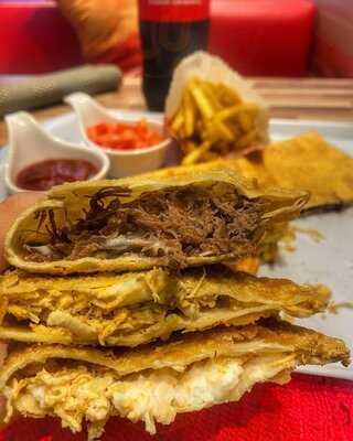 Arretados Pastelaria E Salgaderia Conjunto Ceará