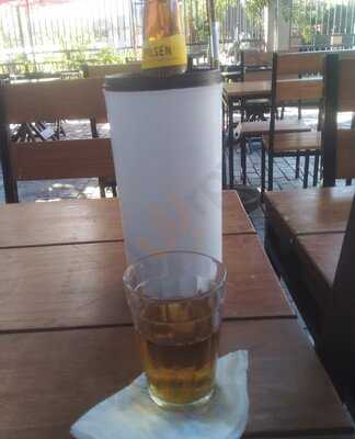 É Sim Comer E Beber