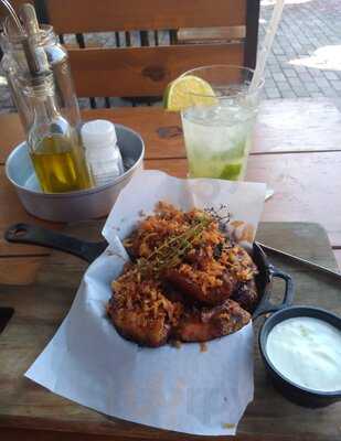 É Sim Comer E Beber