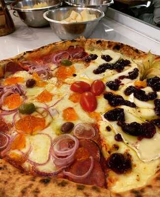 Louvre - Pizza, Vinho & Café