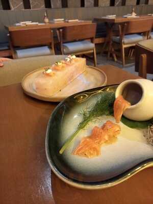 Tojiro Sushi
